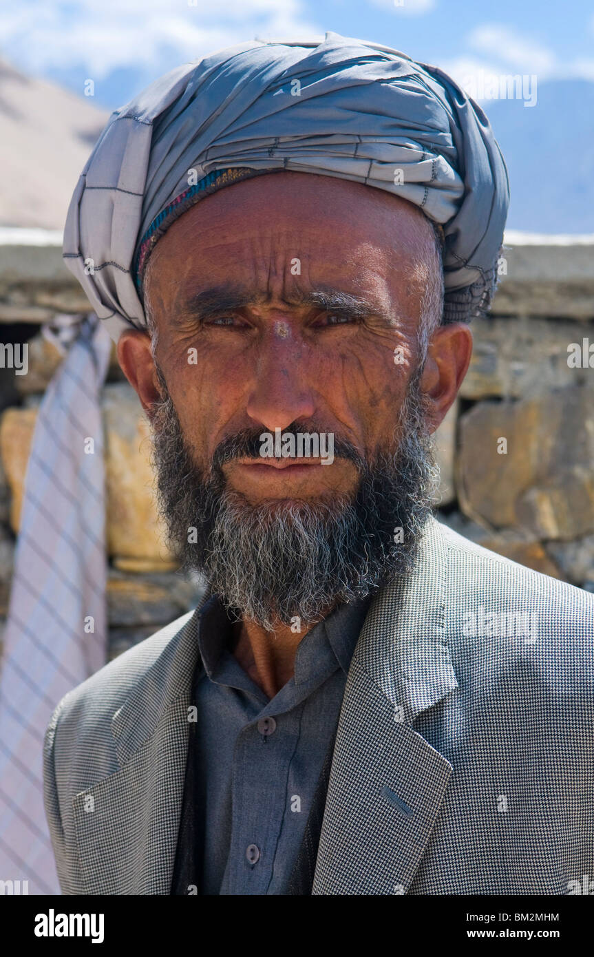 Portrait of a Afghan Tajik man, Wakhan corridor, Ishkashim, on the Afghanistan and Tajikistan border Stock Photo