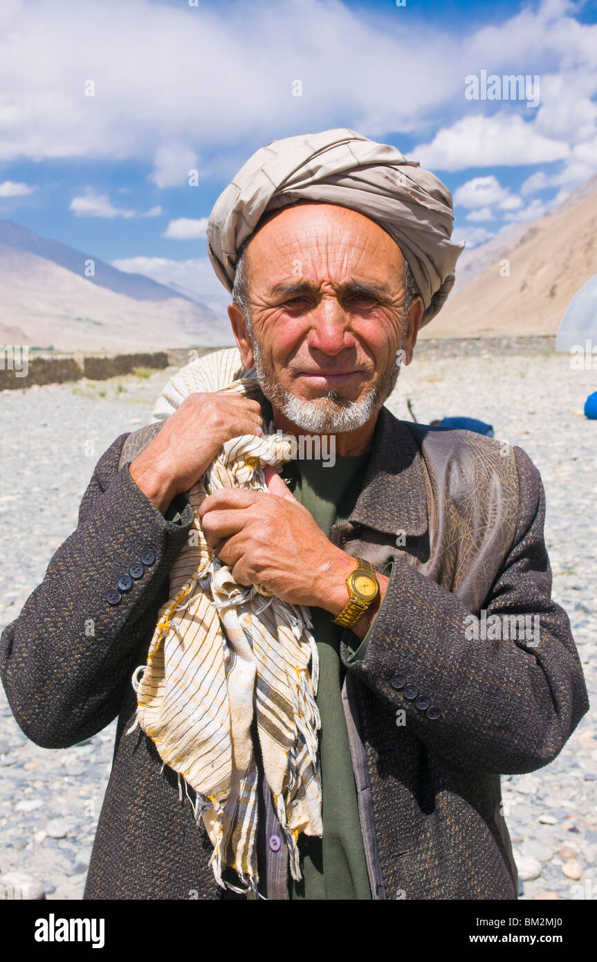 Portrait of a Afghan Tajik man, Wakhan corridor, Ishkashim, on border of Tajikistan with Afghanistan, Tajikistan Stock Photo