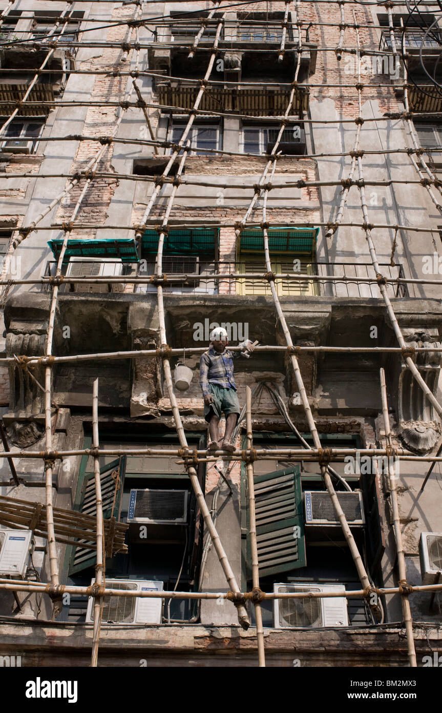 Dangerous scaffolding, Kolkata, West Bengal, India Stock Photo