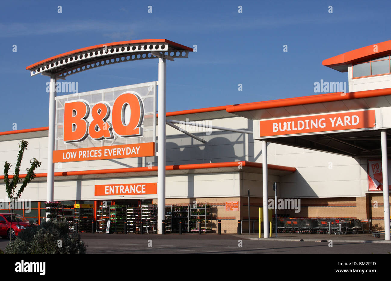 A B&Q store on a retail park in a U.K. city Stock Photo Alamy