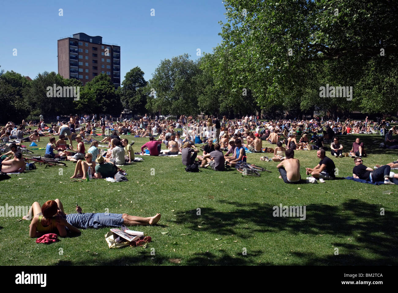 Hackney summer youth picnic relax hires stock photography and images