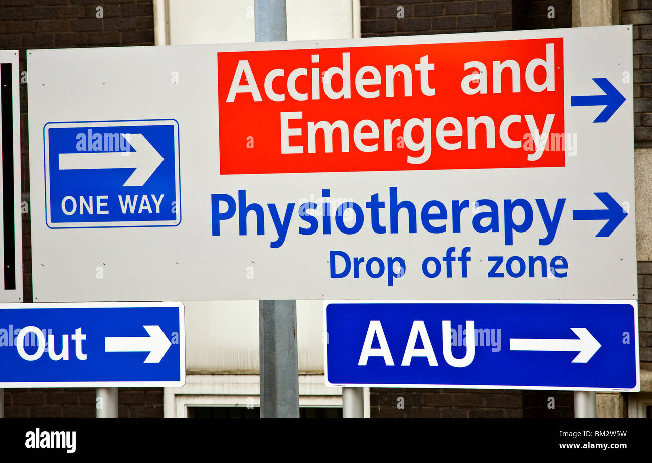 Accident and Emergency entrance sign post Stock Photo