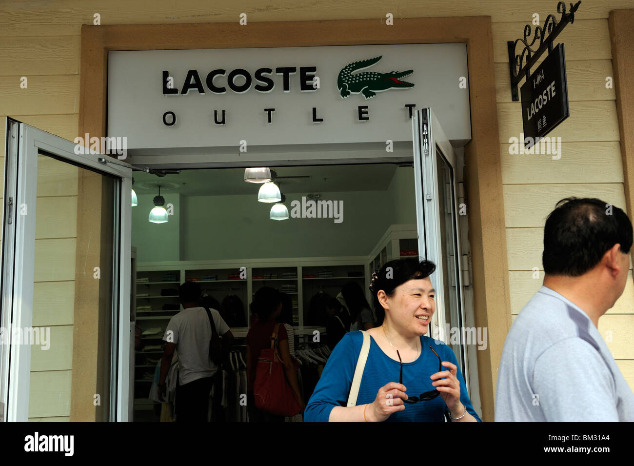 izod lacoste outlet store