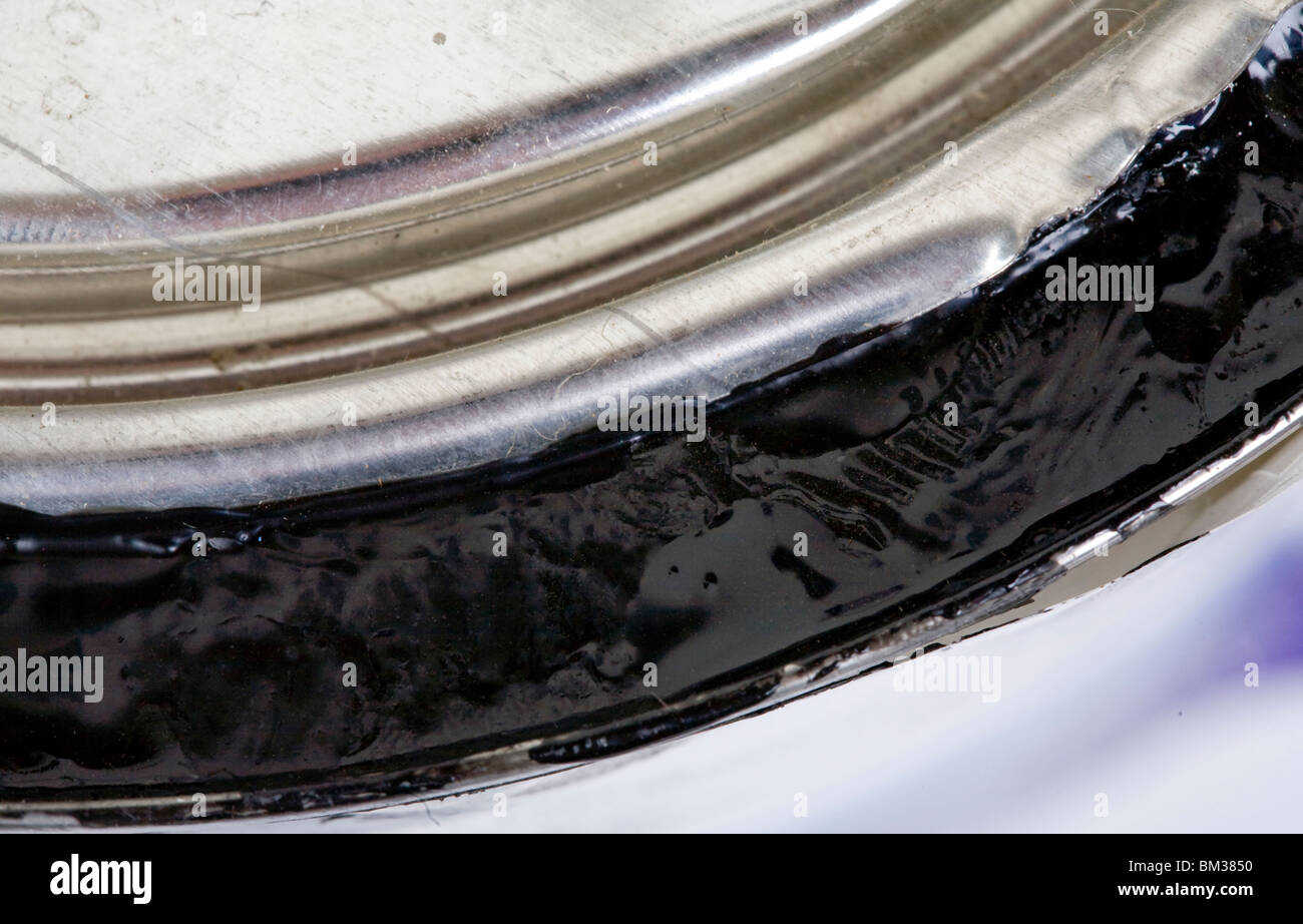 Silver paint can hi-res stock photography and images - Alamy