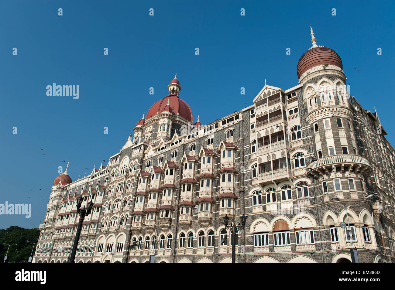 the-taj-mahal-palace-hotel-close-to-the-gateway-of-india-in-mumbai