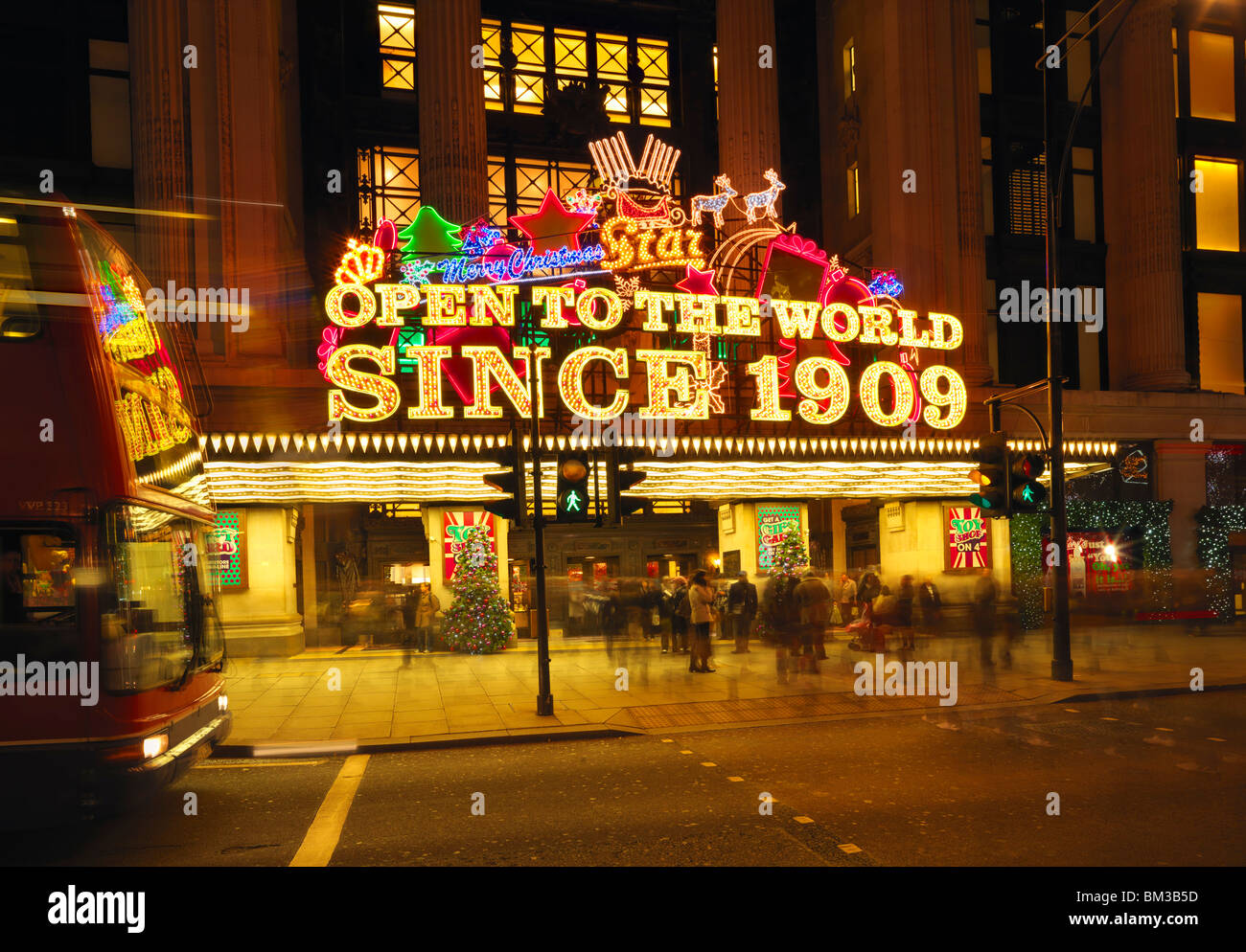 Selfridges Store, Oxford Street Xmas 2009, ( Shot On A Hasselblad H3DII-50, Producing A 140MB+ Tiff File If Required) Stock Photo