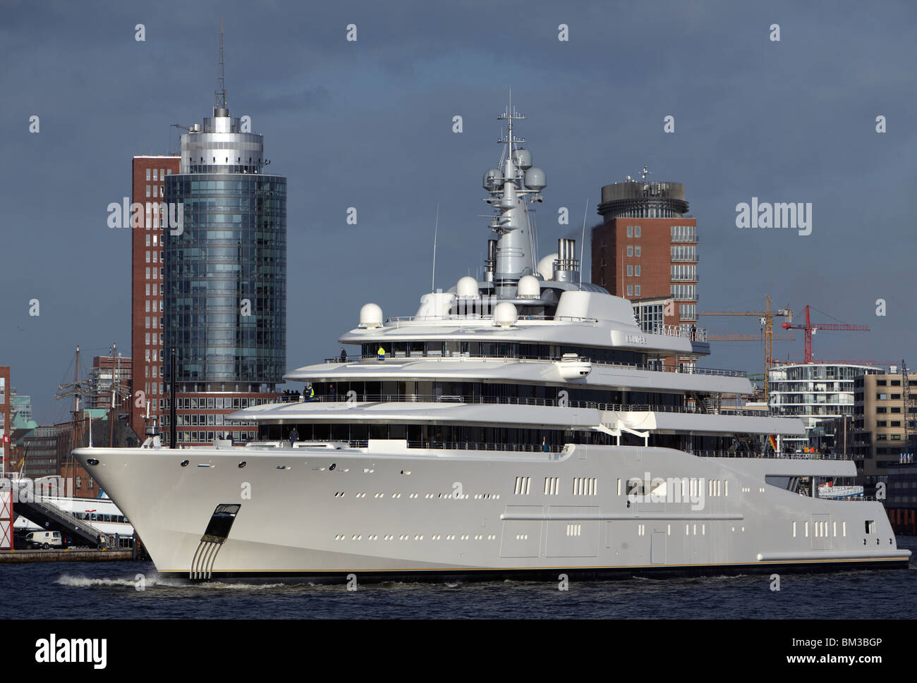 yacht abramovic hamburg