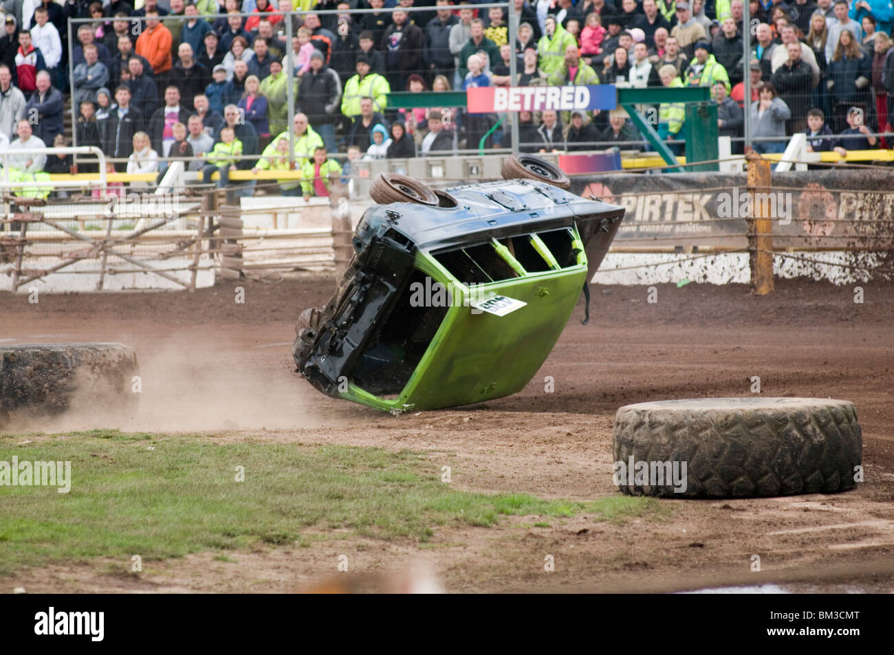 Banger Racing Race Car Cars Crash Bash Bashing Dent Wreck Crashes Crashing Rolling Roll Over Upside Down Oval Racing Stock Full Stock Photo Alamy