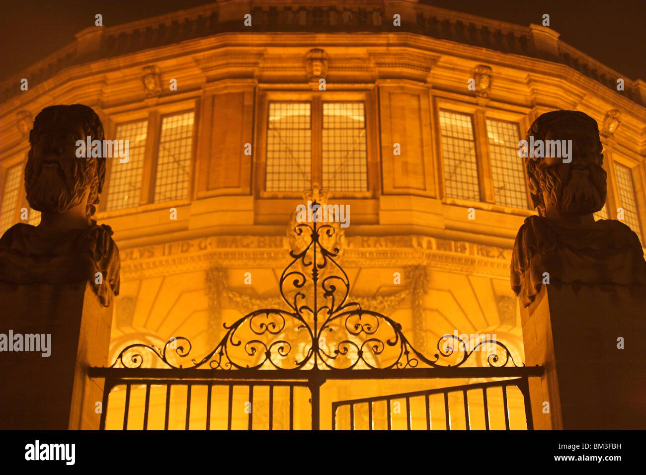 Heads statues oxford night uk hires stock photography and images Alamy