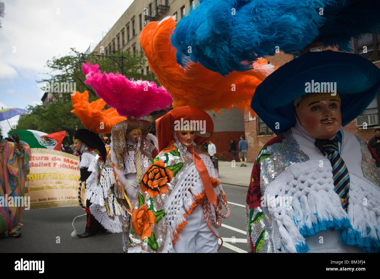 Cinco de Mayo Parade in New York on Central Park West Stock Photo Alamy