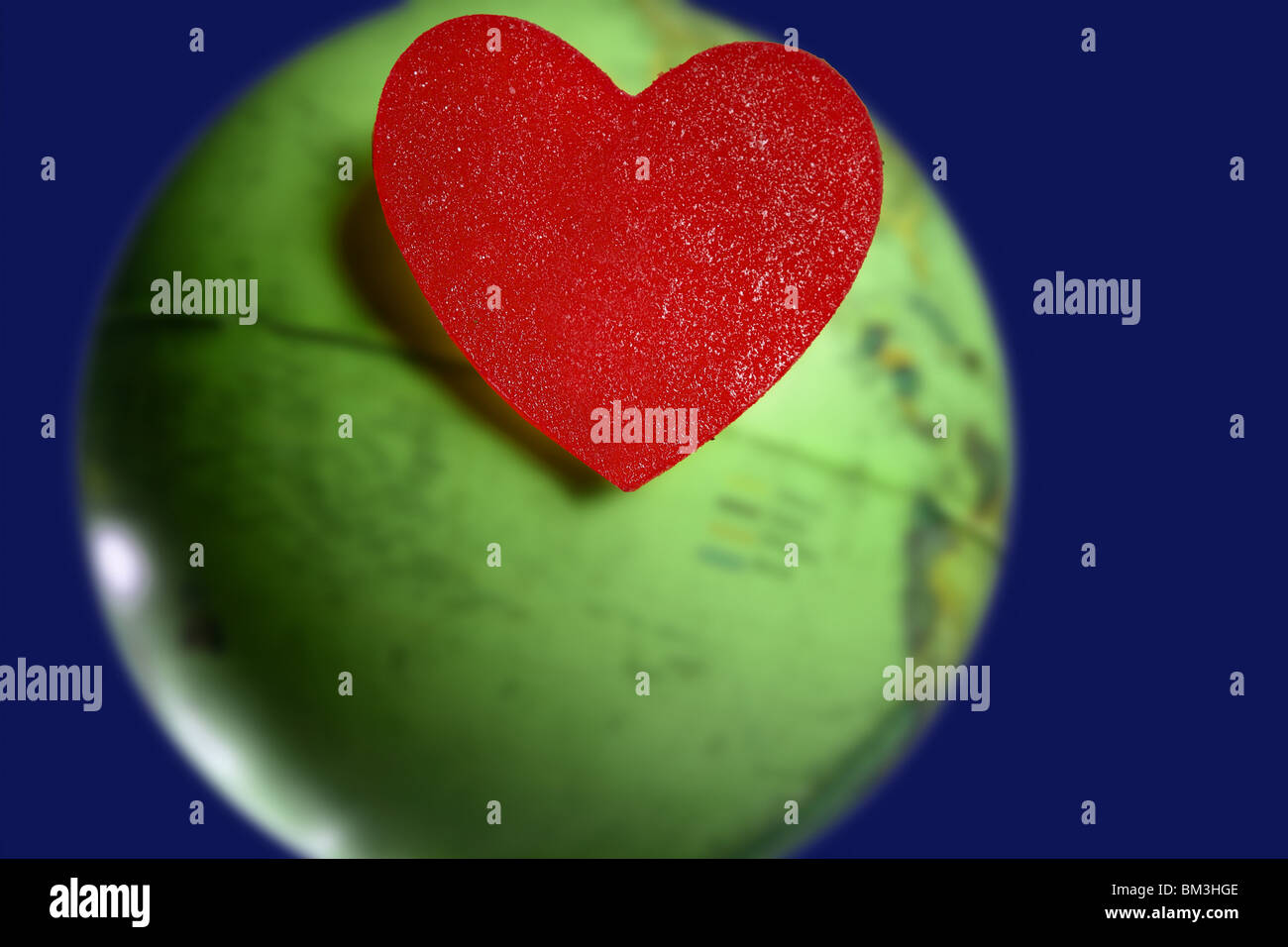 Heart shaped world map hi-res stock photography and images - Alamy