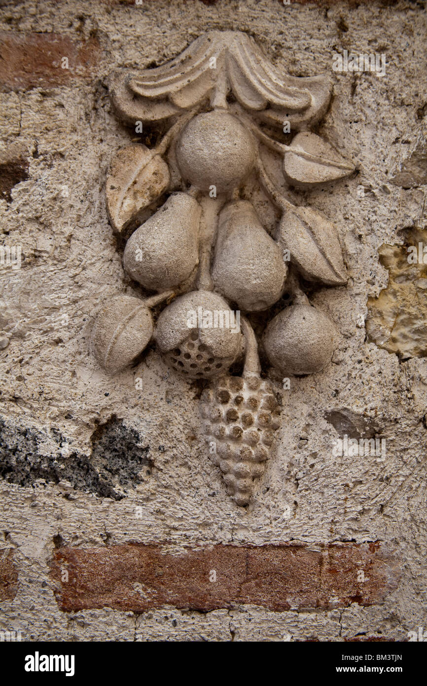 Carved grapes hires stock photography and images Alamy