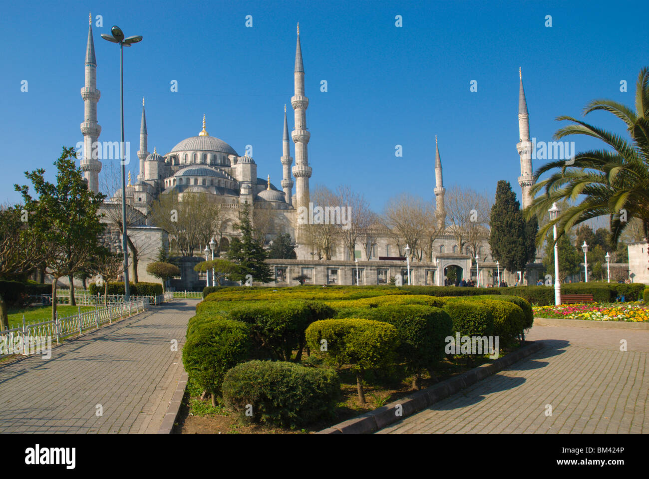 Park and blue mosque hi-res stock photography and images - Alamy