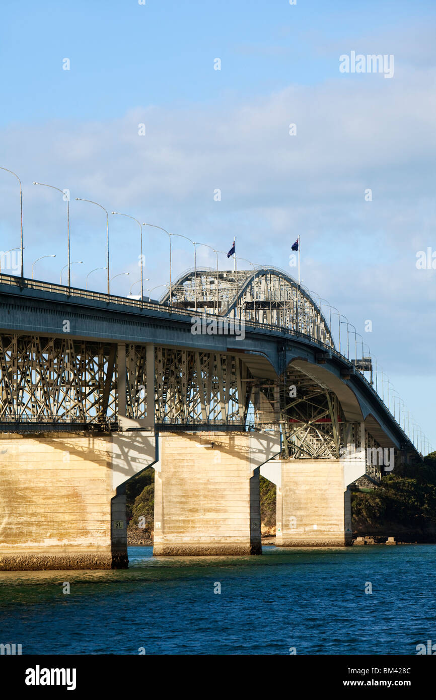 The Auckland Harbour Bridge, crossing Waitemata harbour. Auckland, North Island, New Zealand Stock Photo