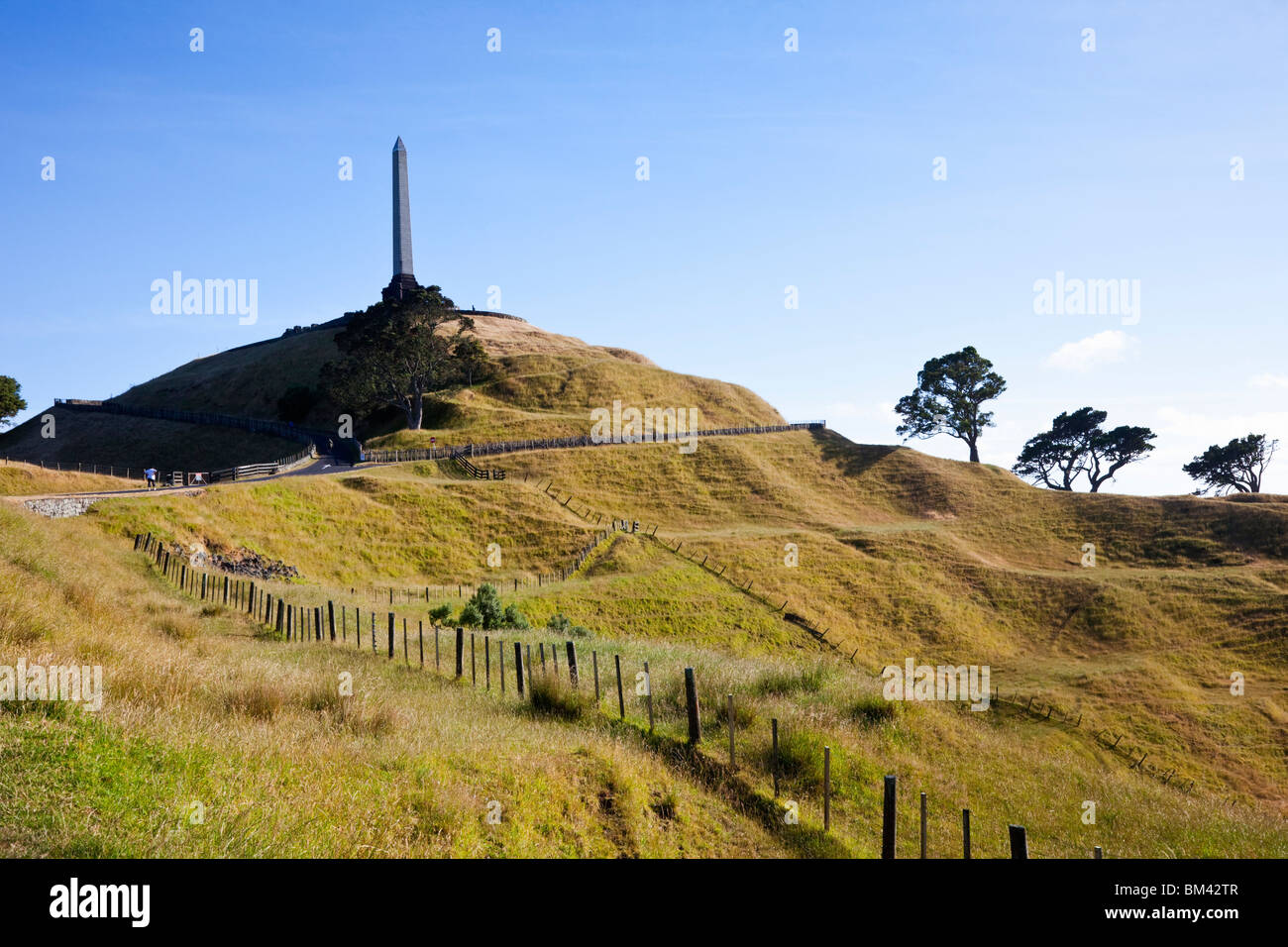 One Tree Hill (Maungakiekie) and obelisk memorial. Auckland, North