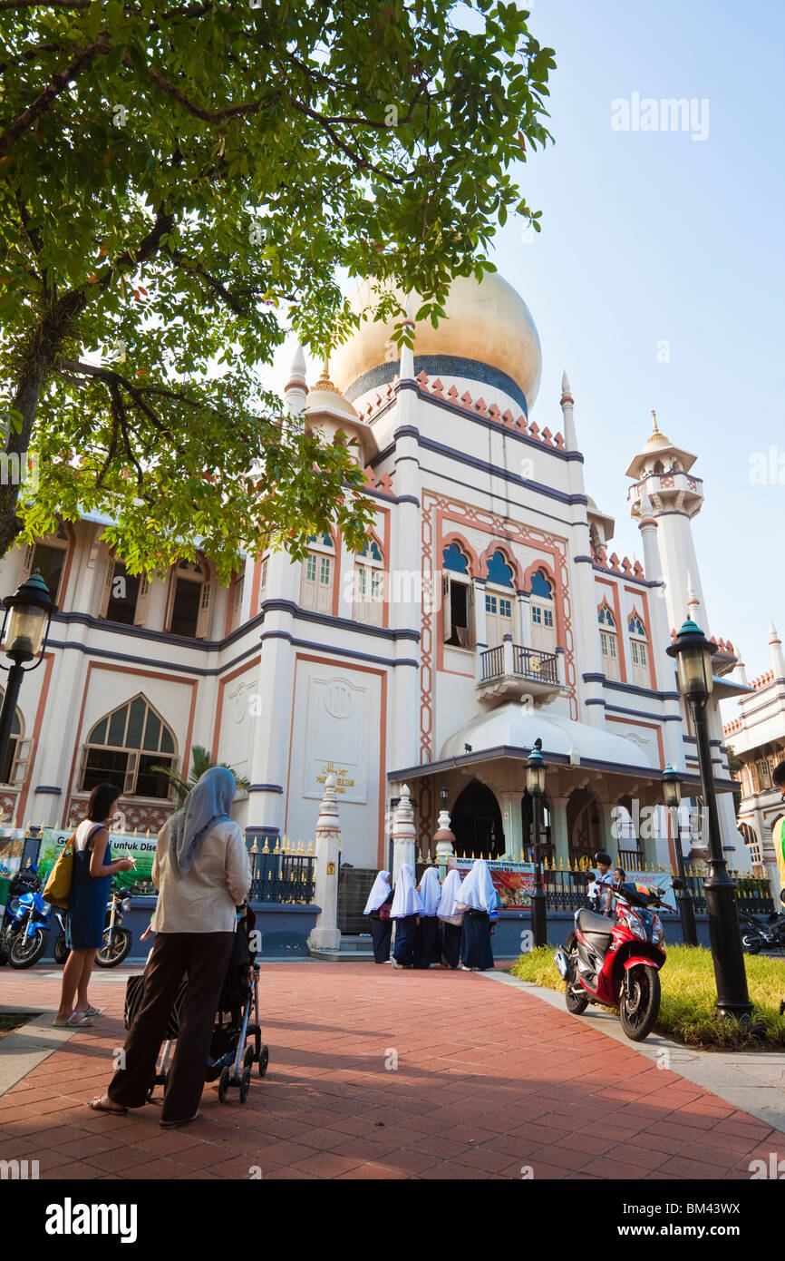 The Sultan Mosque in the Muslim quarter of Kampong Glam, Singapore Stock Photo