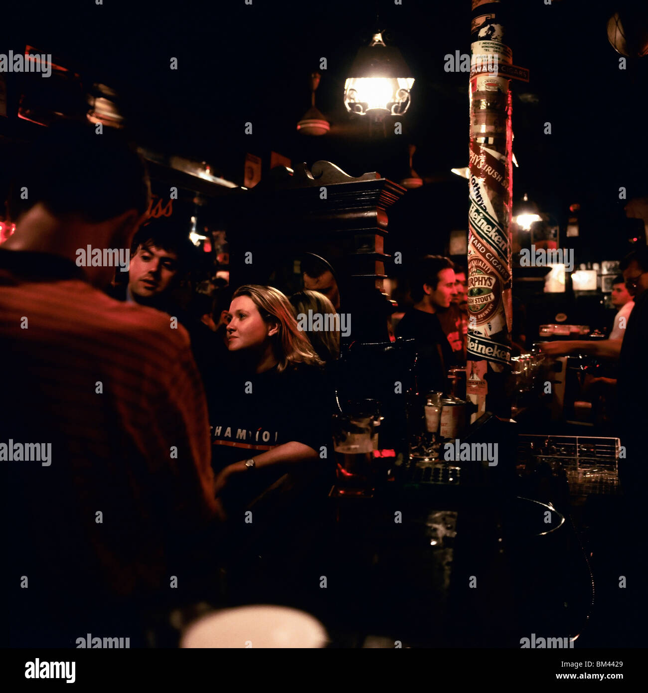 PEOPLE IN O'DONOGHUE'S PUB DUBLIN IRELAND EUROPE Stock Photo