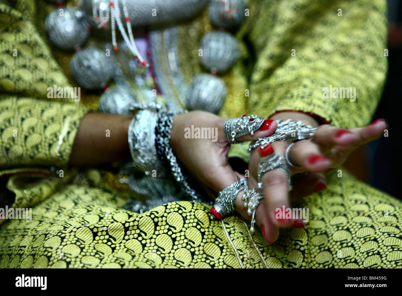 Traditional Jewish Henna ceremony Stock Photo - Alamy