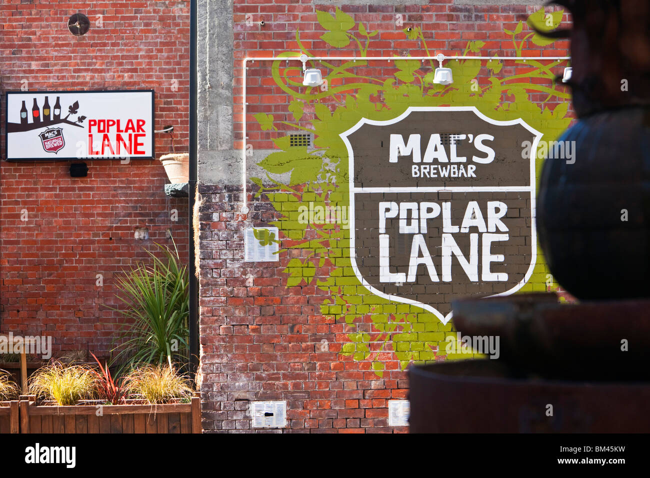 Mal's Brewbar on Poplar Lane - a trendy bar district in Christchurch, Canterbury, South Island, New Zealand Stock Photo
