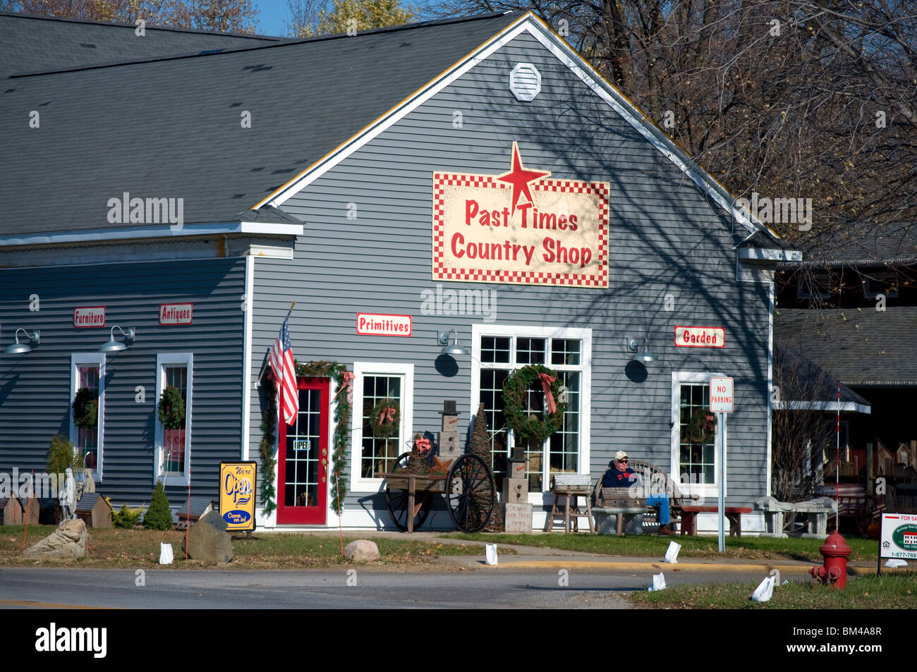 Country shop shopping hires stock photography and images Alamy