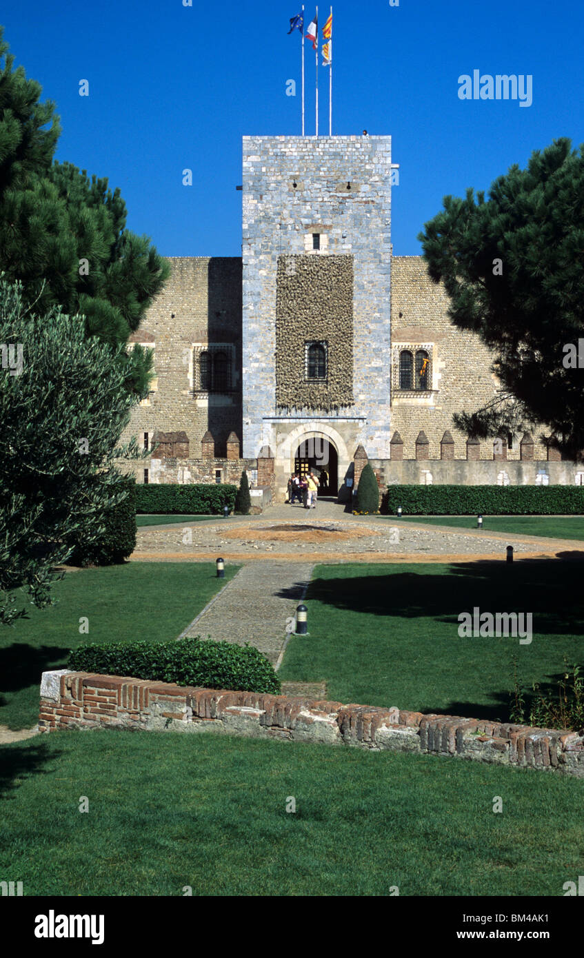 Palais des Rois de Majorque (c14th) or Palace of the Majorcan Kings, Tour de l'Hommage (Hommage