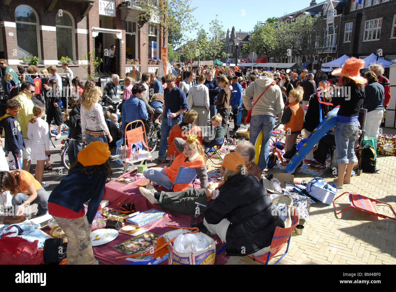 Koninginnedag Amsterdam queensday 30 april crowd festive free market people young group children flea market Stock Photo