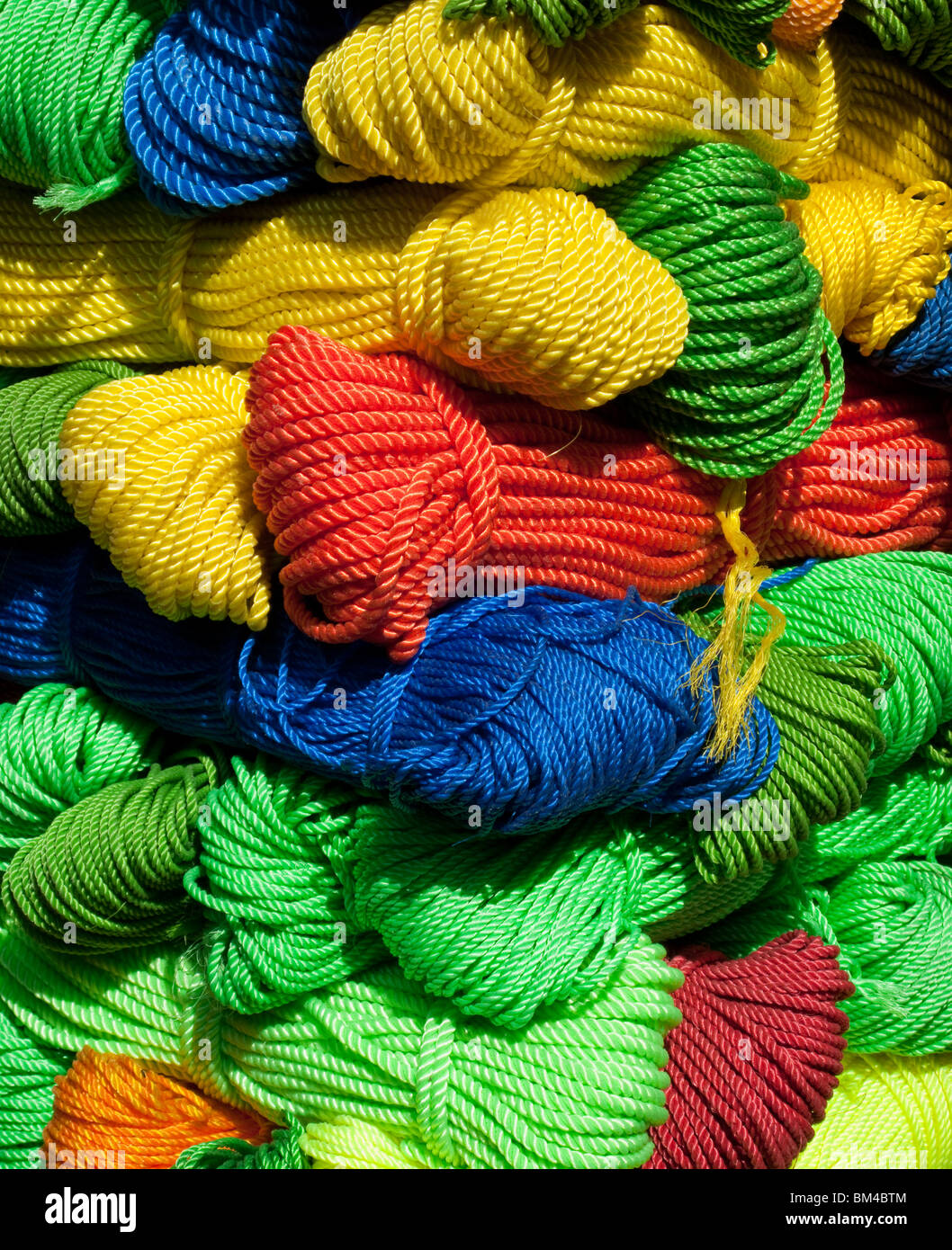 Bundles of ropes hi res stock photography and images Alamy