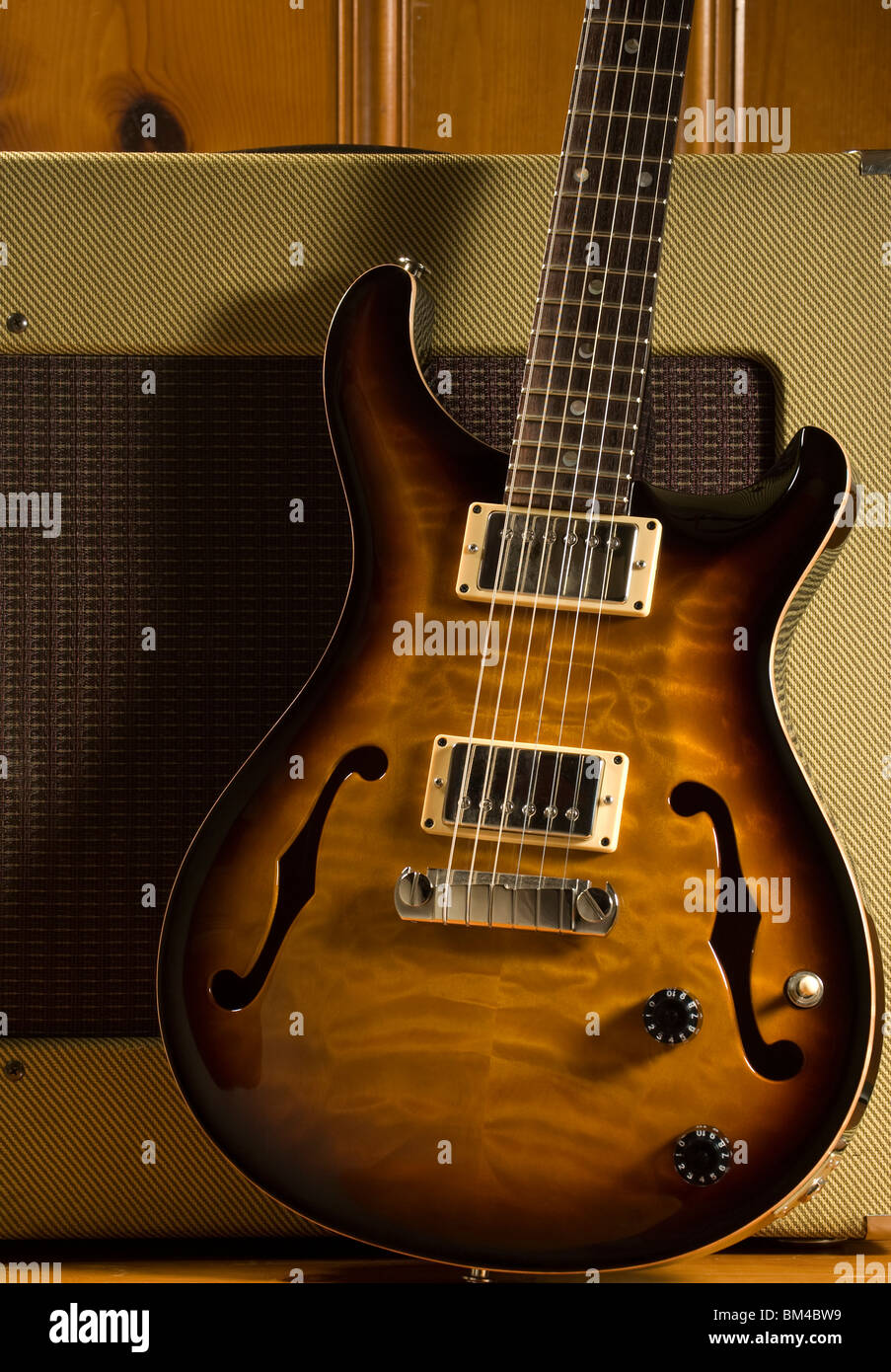 Electric guitar and vintage amplifier Stock Photo Alamy