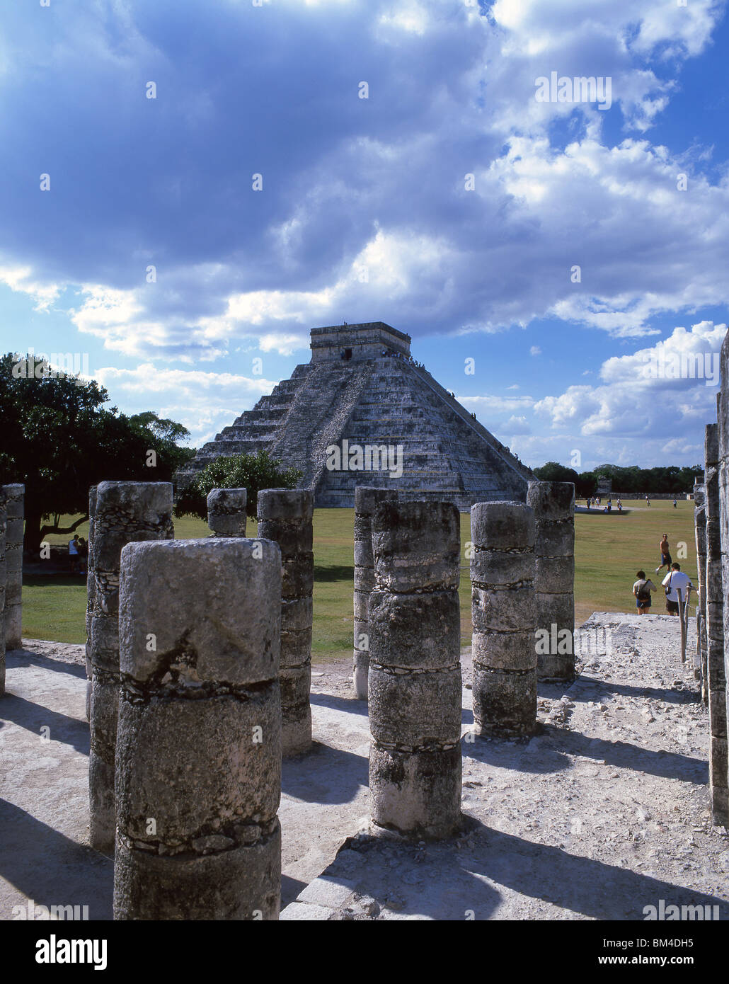 Temple of Kukulkan from Temple of a Thousand Warriors, Chichen Itza, Yucatan Peninsula, Yucatan State, Mexico Stock Photo