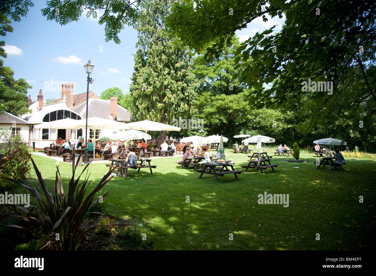 typical-british-pub-stock-photo-alamy
