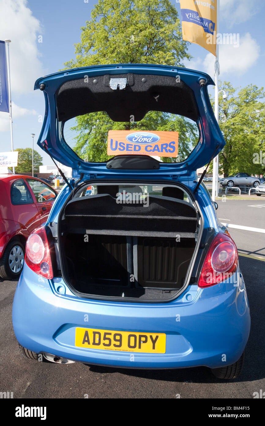 Car boot sale uk hires stock photography and images Alamy