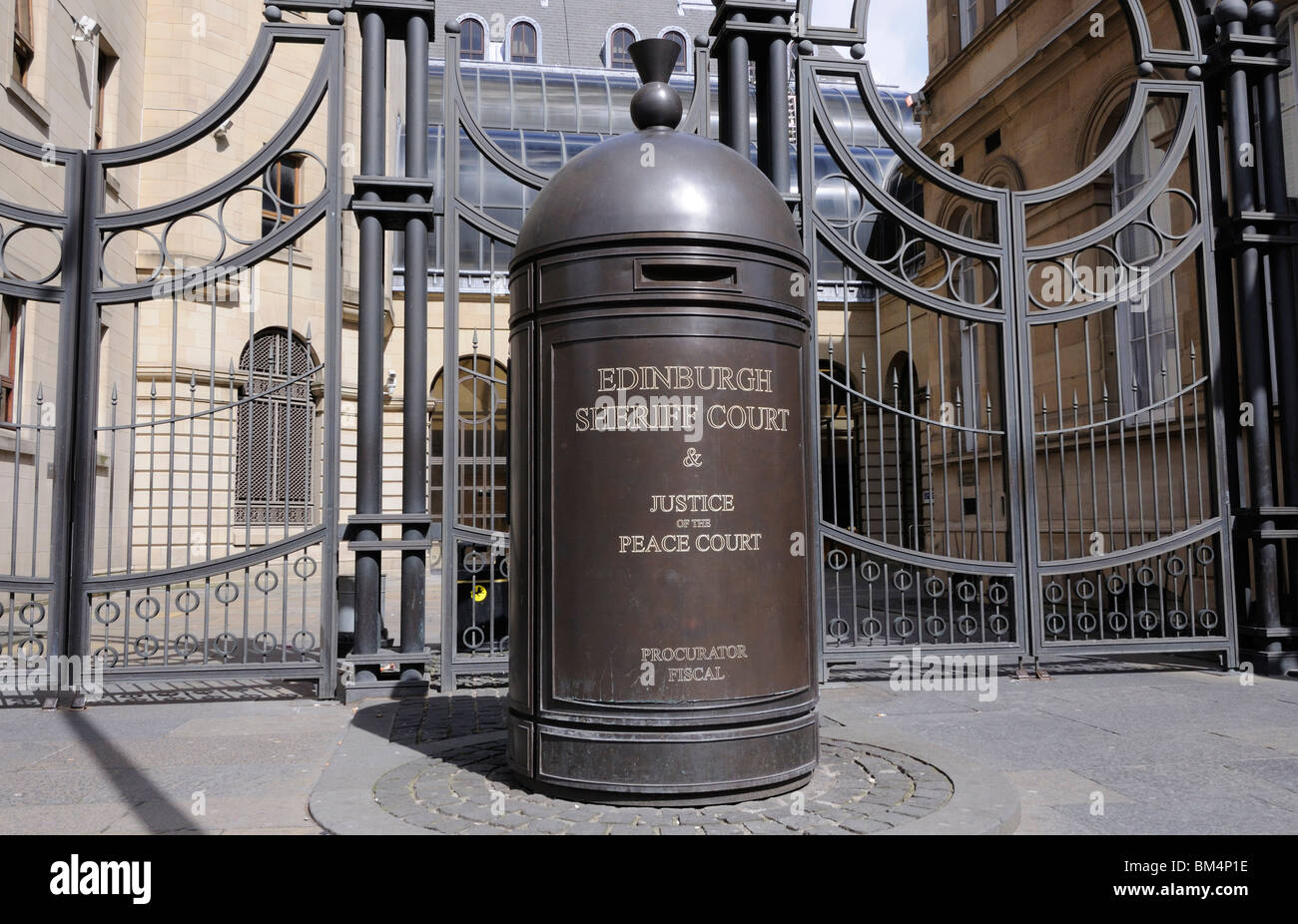 Edinburgh sheriff court hires stock photography and images Alamy