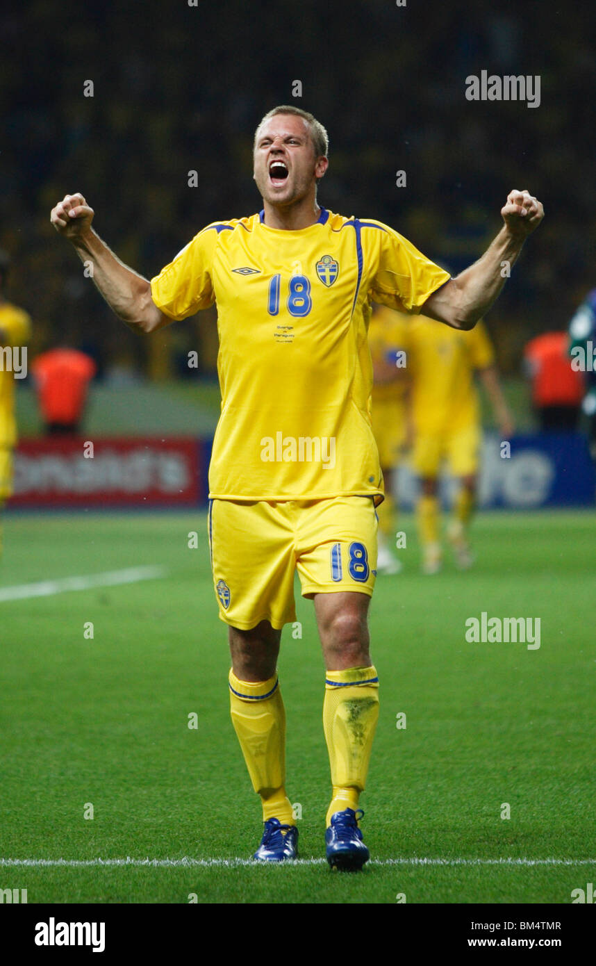Mattias Jonson of Sweden celebrates after Sweden defeated Paraguay in a 2006 FIFA World Cup football match June 15, 2006. Stock Photo