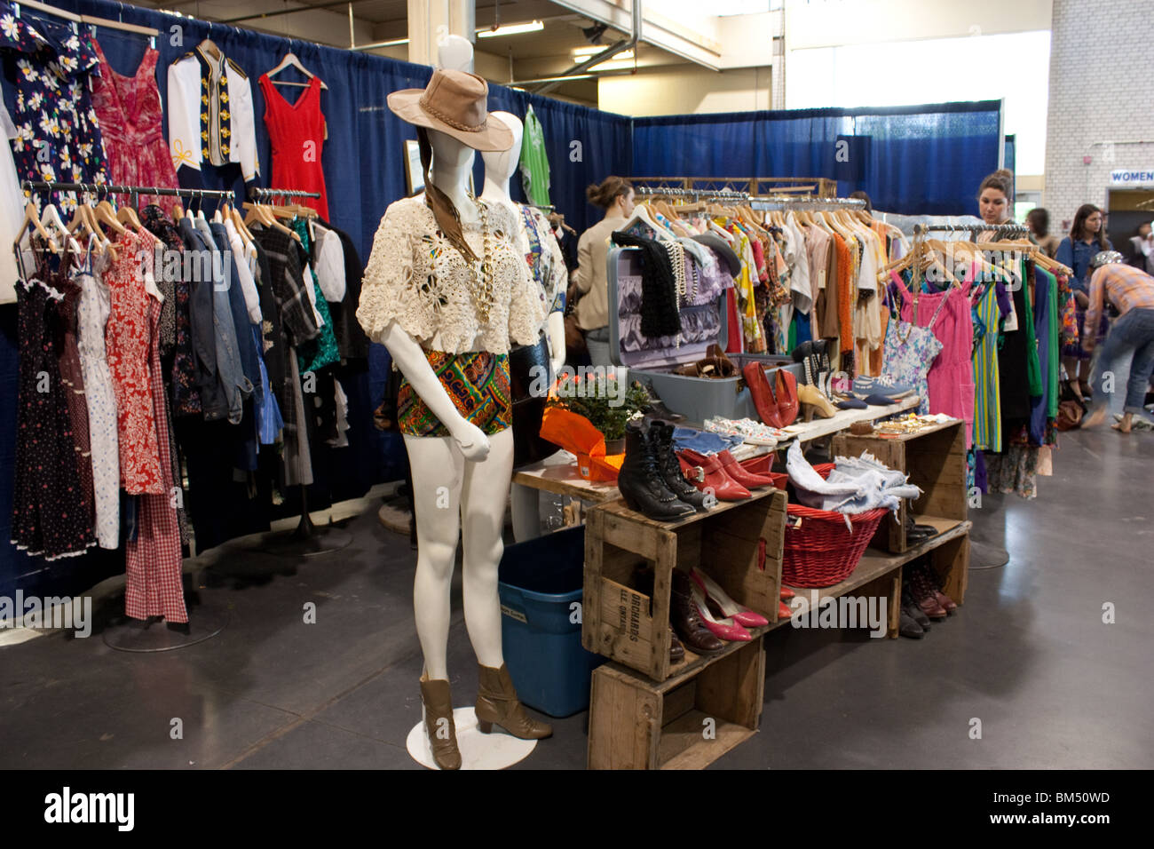 vintage clothing sale rack accessories Stock Photo Alamy