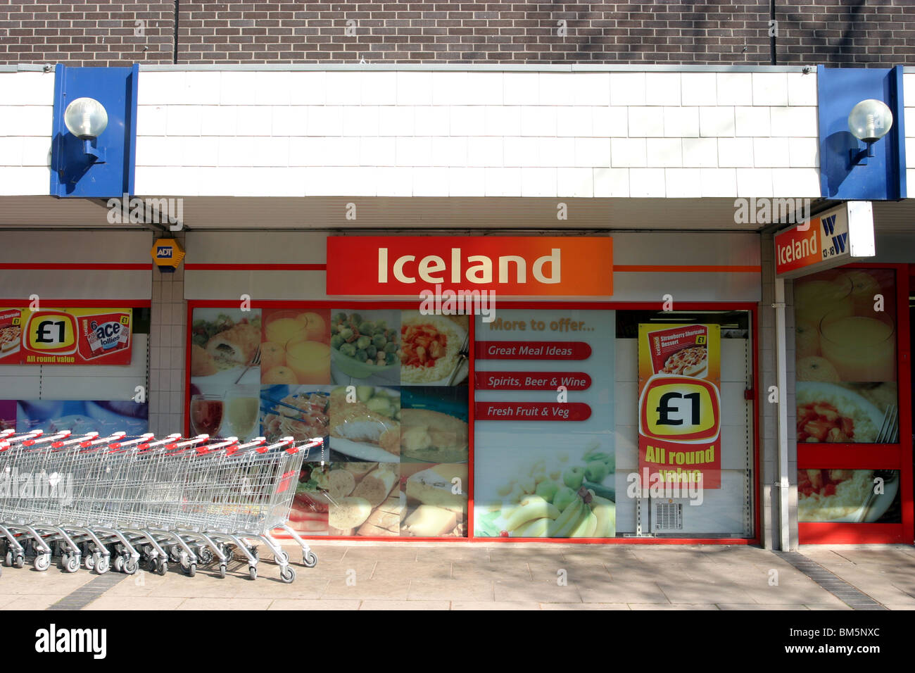 Iceland supermarket store shop hires stock photography and images Alamy