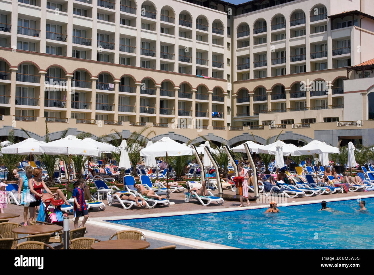 Outdoor pool, modern architecture, Sunny beach (Slunchev Bryag ...