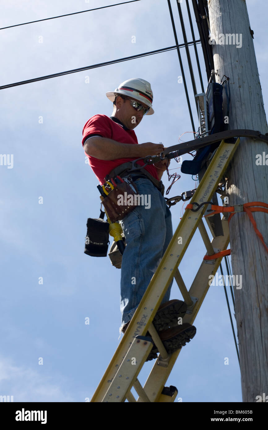 Telephone lineman repairs DSL line Stock Photo Alamy