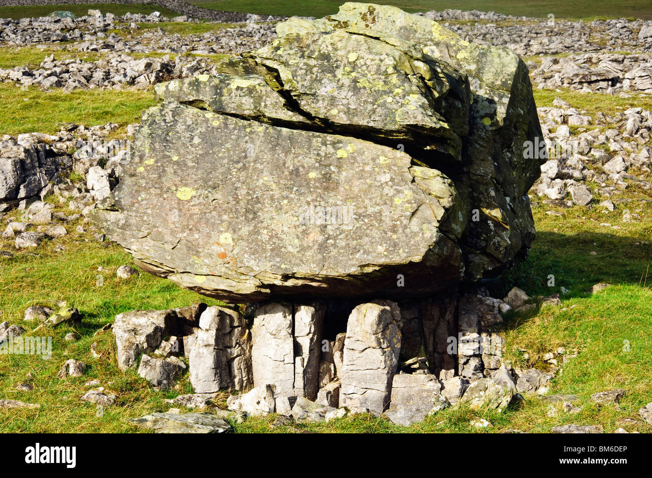 Erratic perched boulder at Norber in the Yorkshire Dales National Park, England Stock Photo