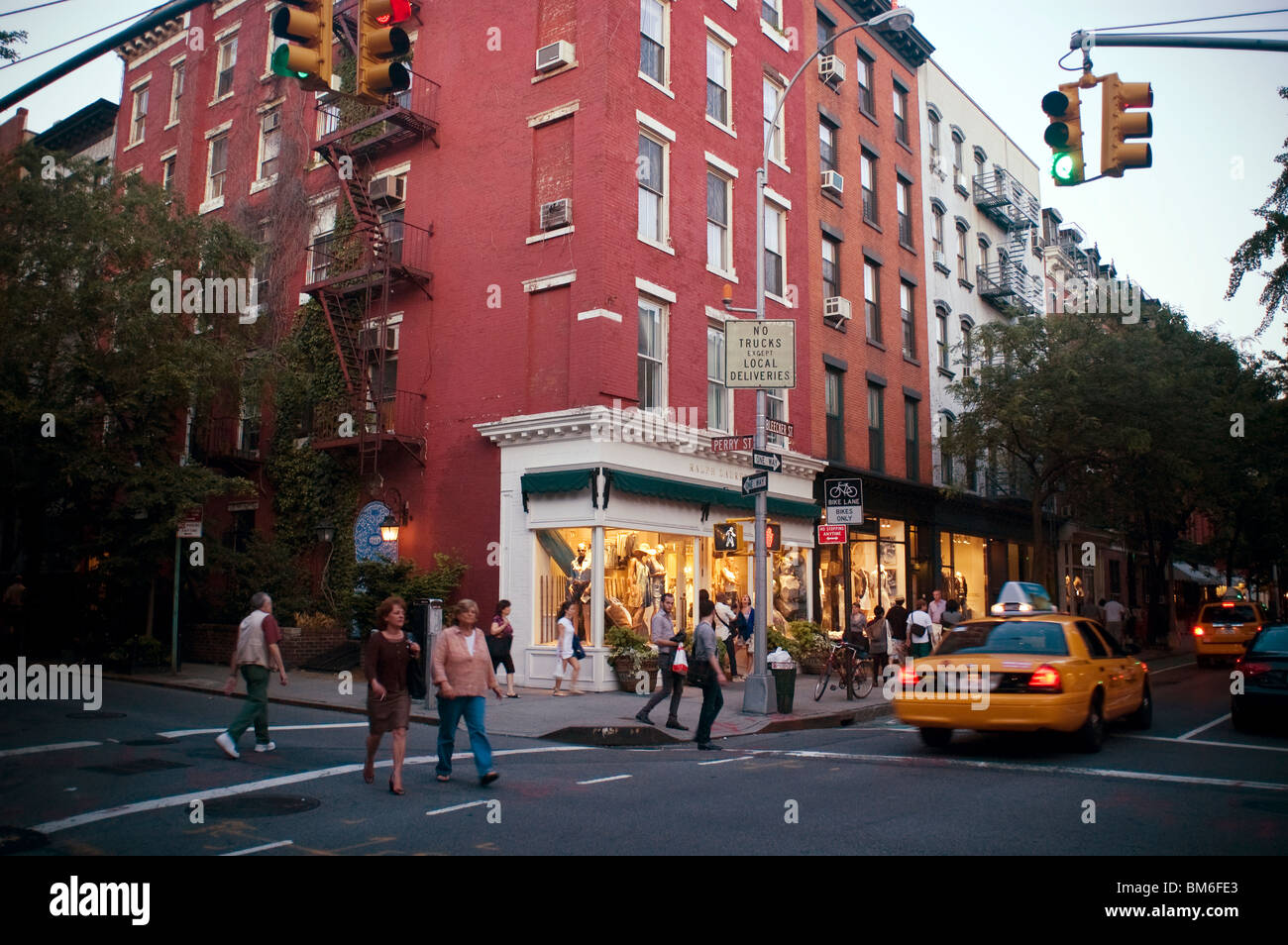 Bleecker street fashion hi-res stock photography and images - Alamy