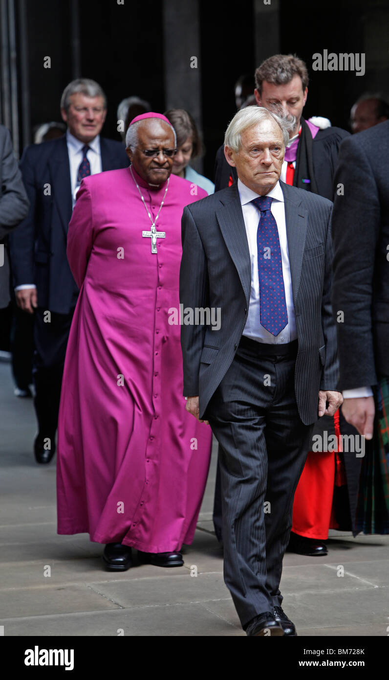 Archbishop Desmond Tutu attends The 2009 General Assembly of the Church of Scotland. Stock Photo