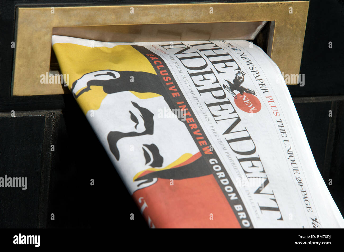 Newspaper delivery front door hires stock photography and images Alamy