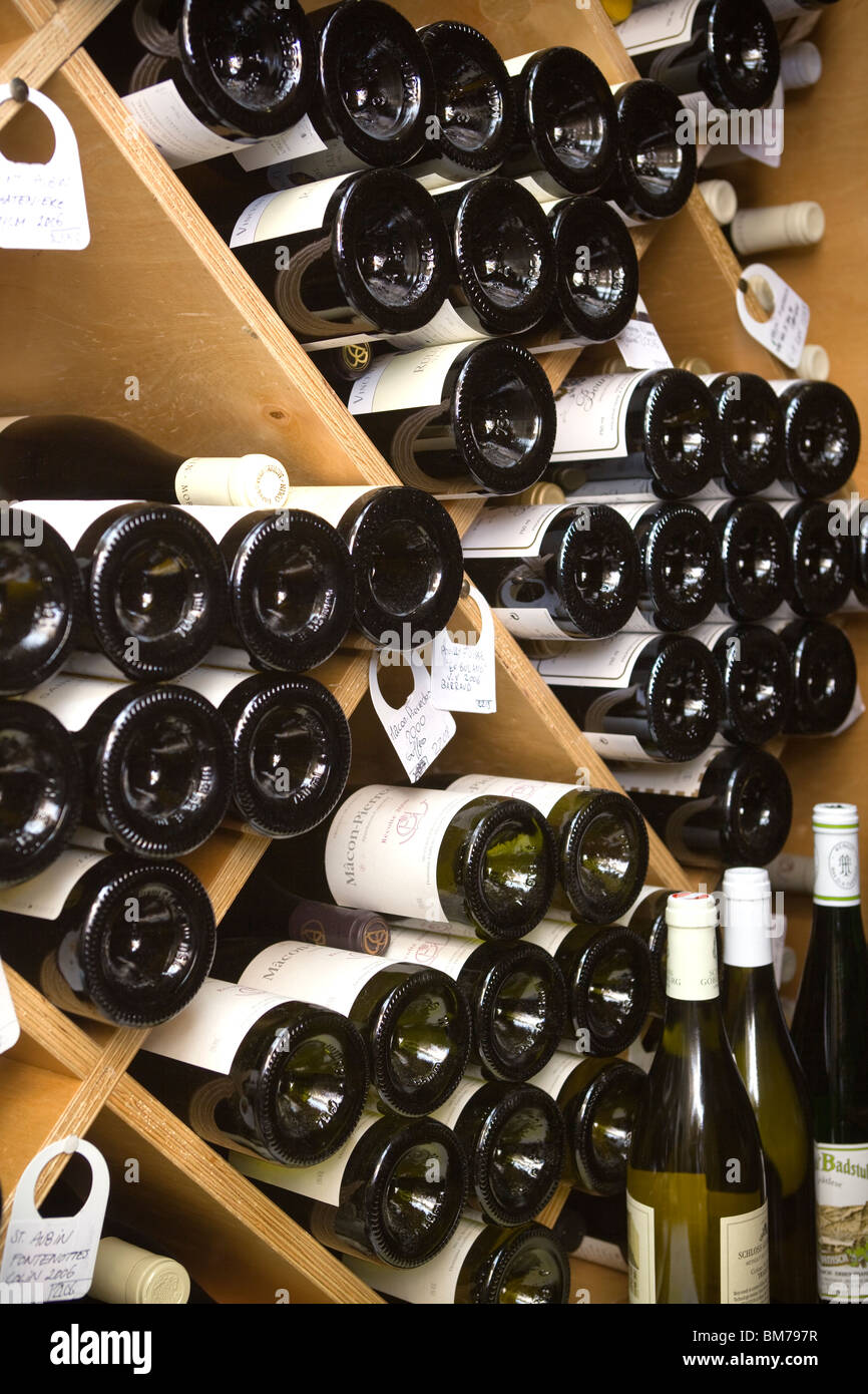 Bottles white hi-res stock photography and images - Alamy