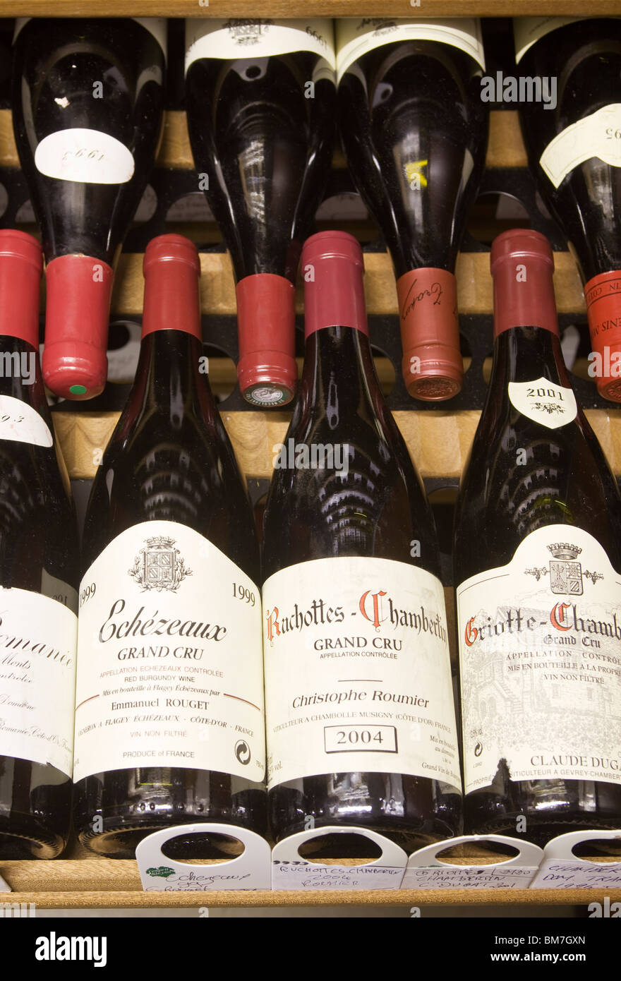 Fine wine burgundy bottles hires stock photography and images Alamy