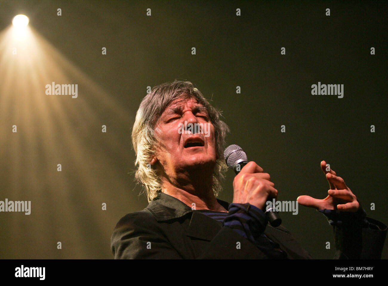 Rouillac (16) : Jacques Higelin in concert. 2010/02/20 Stock Photo