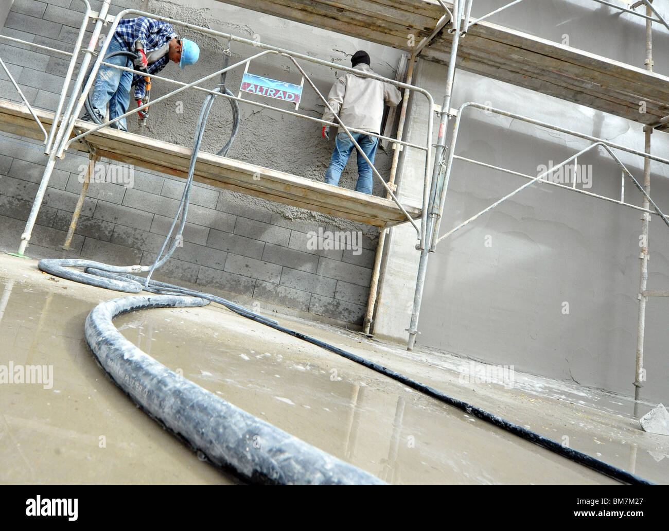 BTP (public buildings and work sector): Workers of a building site Stock Photo