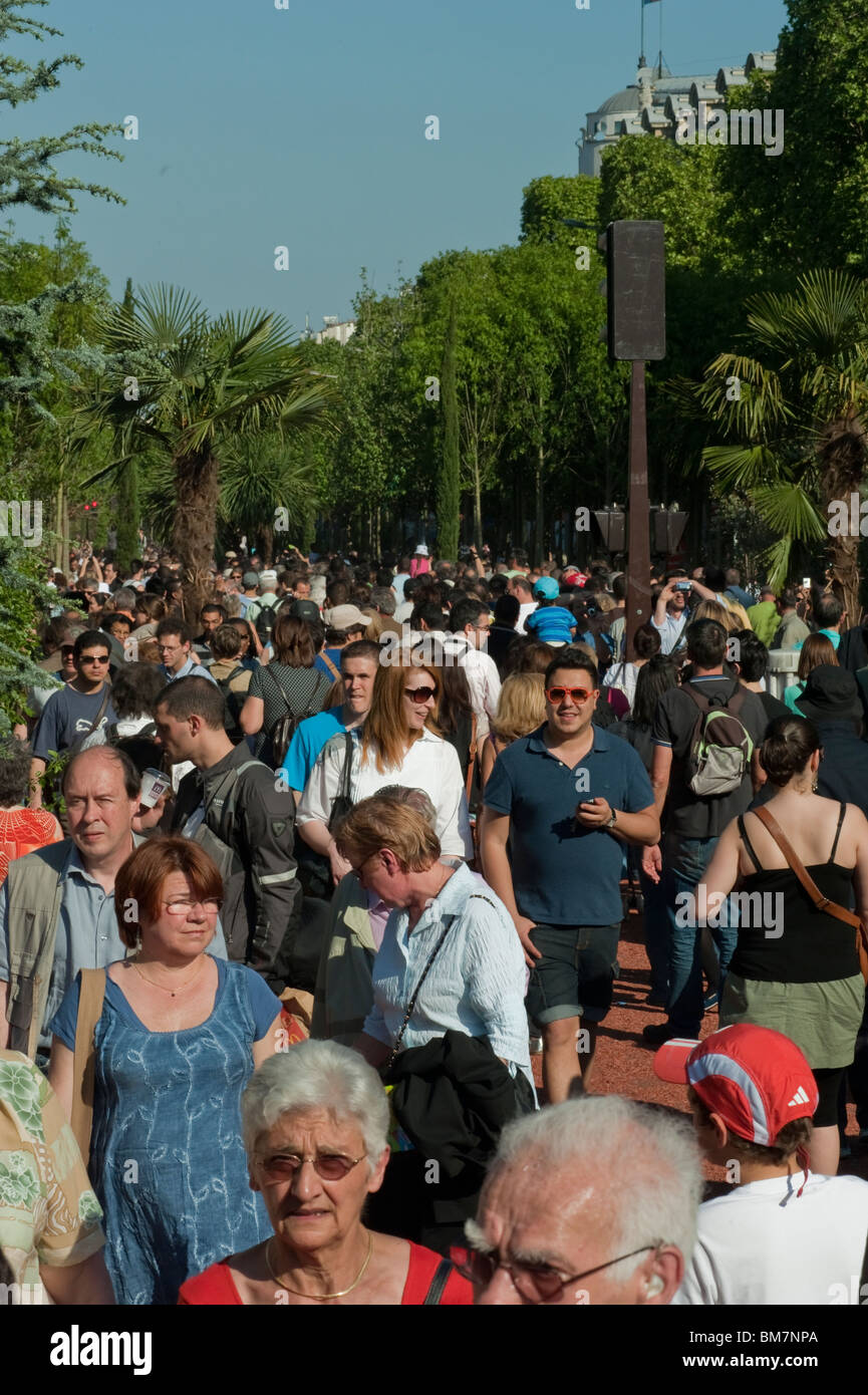 Paris, France, Crowd Walking on Avenue Champs-Elysees, French Garden, City Center, "Nature Capitale" Public Event Stock Photo