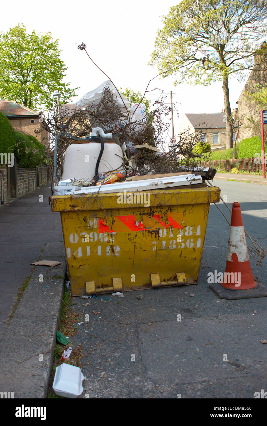 Overloaded waste bin hires stock photography and images Alamy