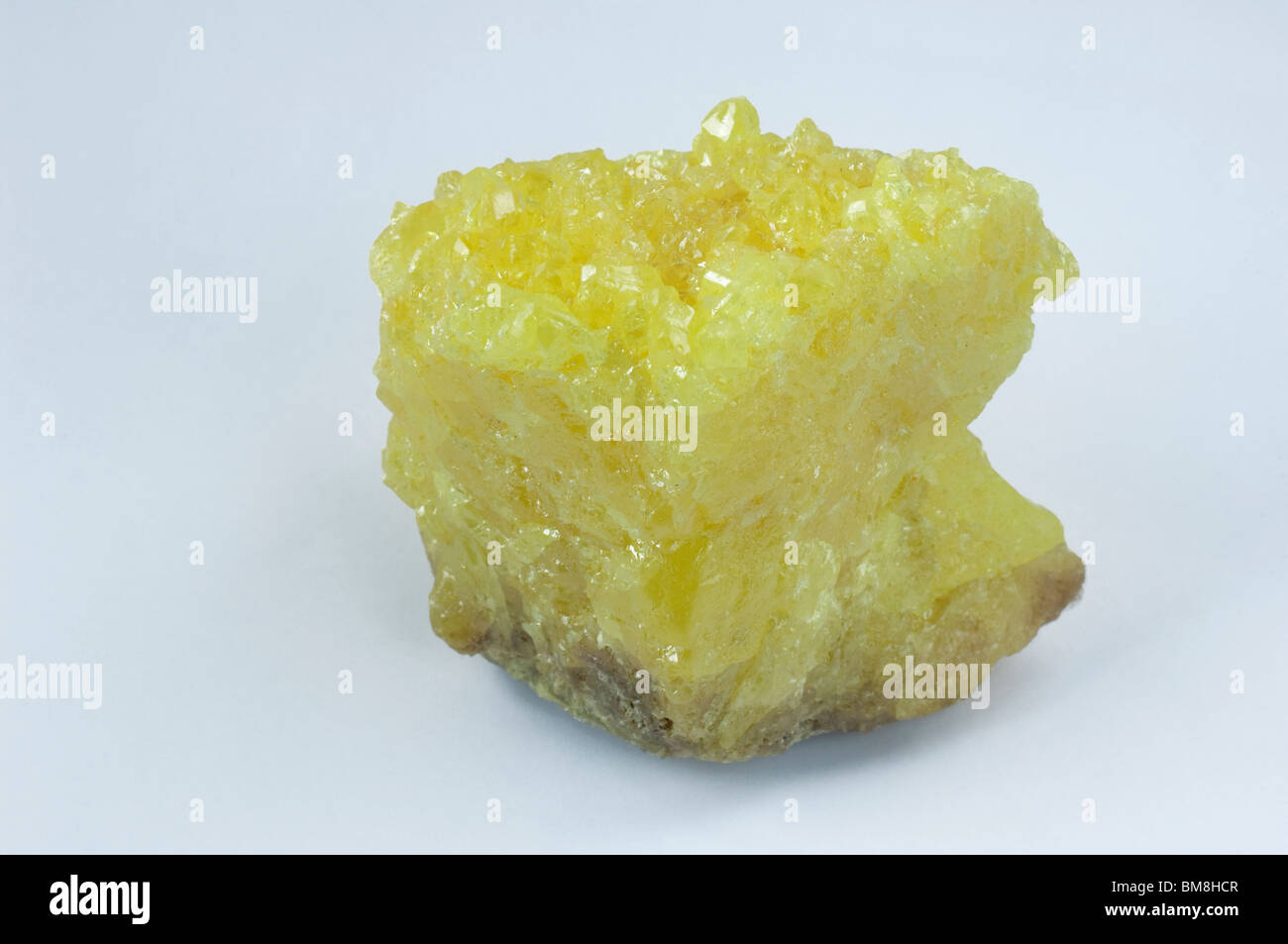 Sulfur, sulphur. Lemon yellow crystals, studio picture Stock Photo Alamy