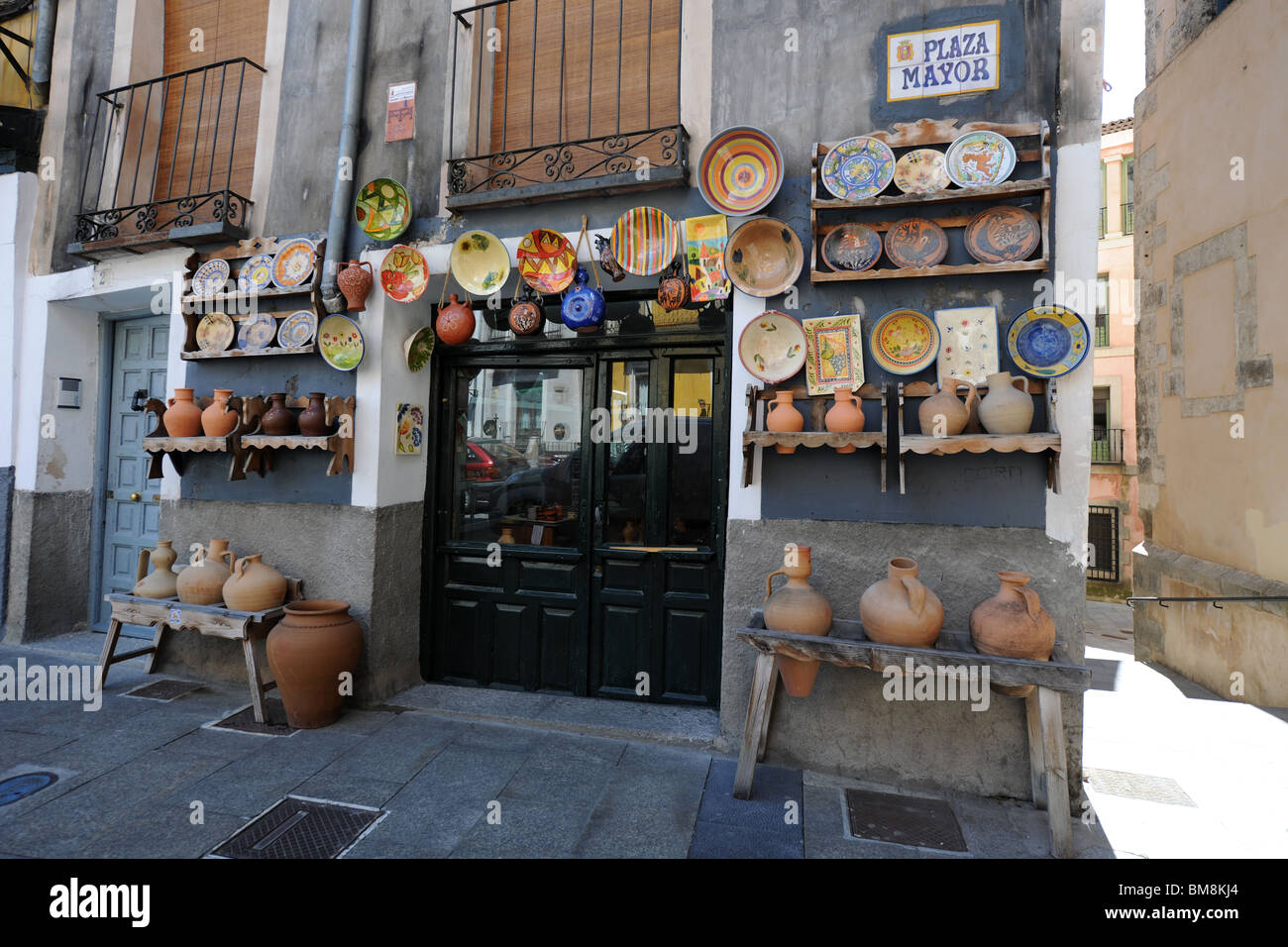 exterior of souvenir shop with pottery display in the Plaza Mayor, Cuenca,  Castile-La Mancha, Spain Stock Photo - Alamy