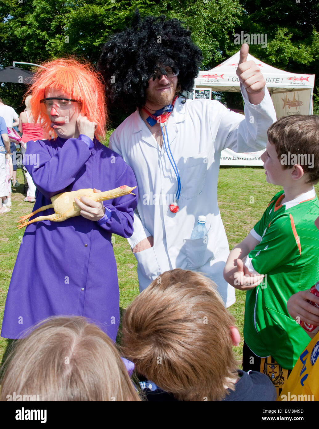 Cumpără LISI HAIR Perucă creț afro creț cu breton Peruci sintetice scurte  pentru femei negre Blond negru fără adeziv păr cosplay de petrecere | Joom, image size:1035x1390